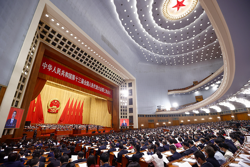 李克強“報告”到這里，接連3次被掌聲打斷